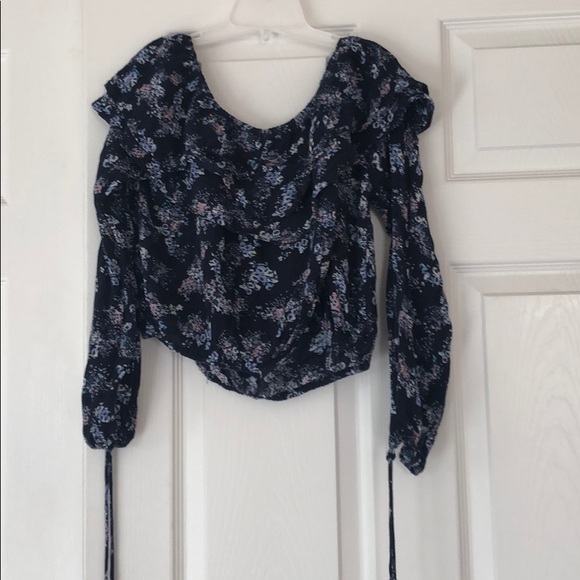 Women’s Abercrombie and Fitch top size XS - Picture 6 of 6